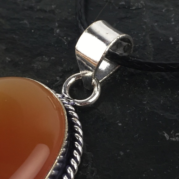 Botswana Agate Stone Pendant Necklace - Picture 4 of 8